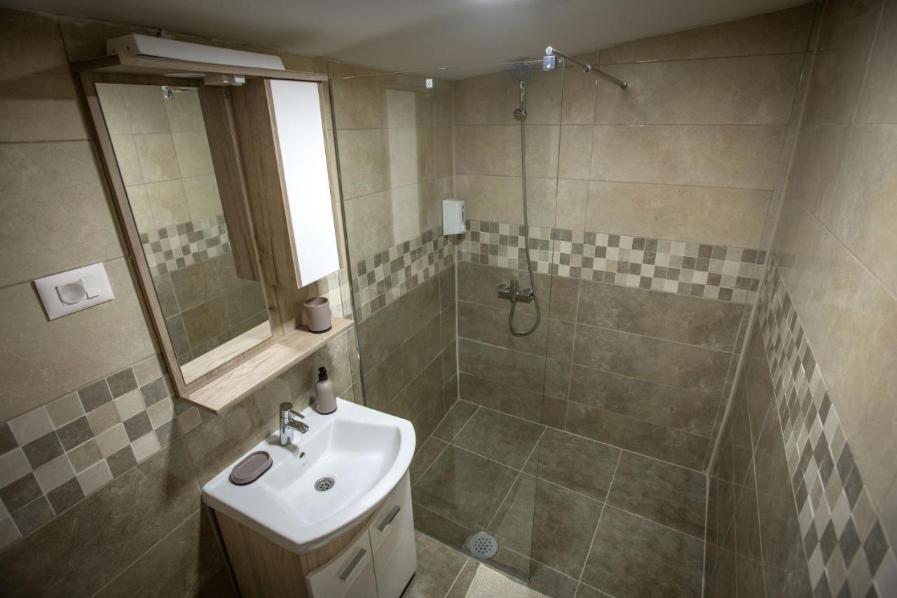 Apartmani Sp Jovanovic Crni Vrh Bagian luar foto